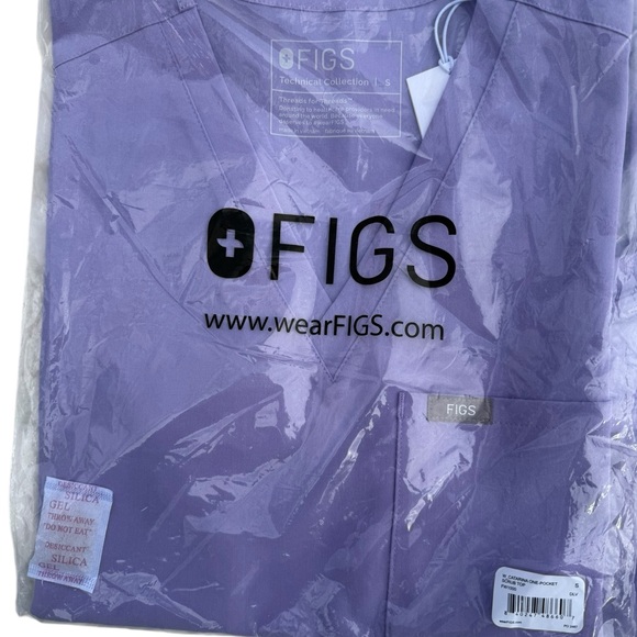 Figs Women’s V-Neck Lavender Shirt and bottom set size S - Picture 2 of 3